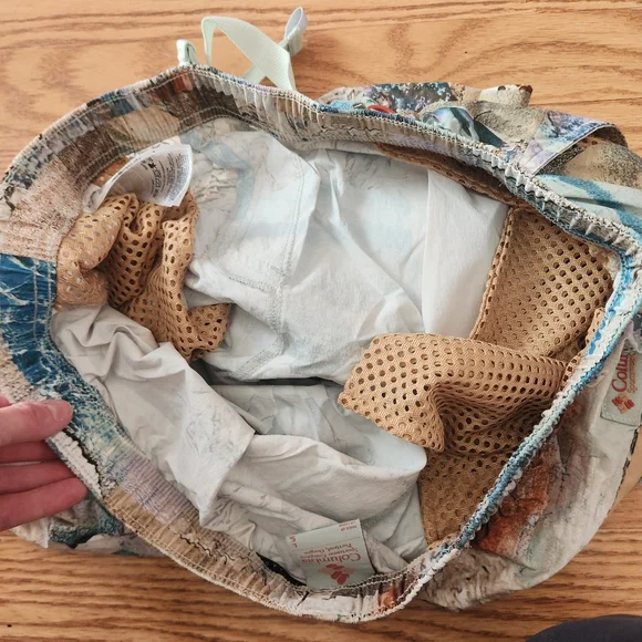 EUC Columbia Multicolor Patterned Cargo Shorts - Picture 8 of 10